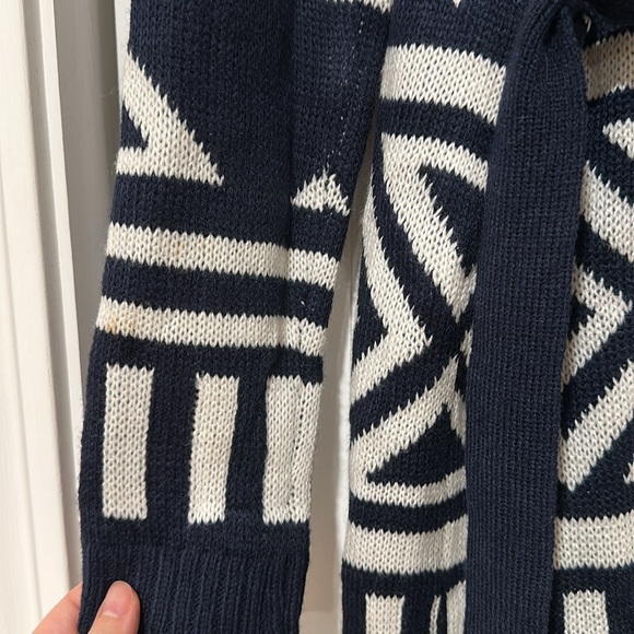 Cardigan - Picture 7 of 8